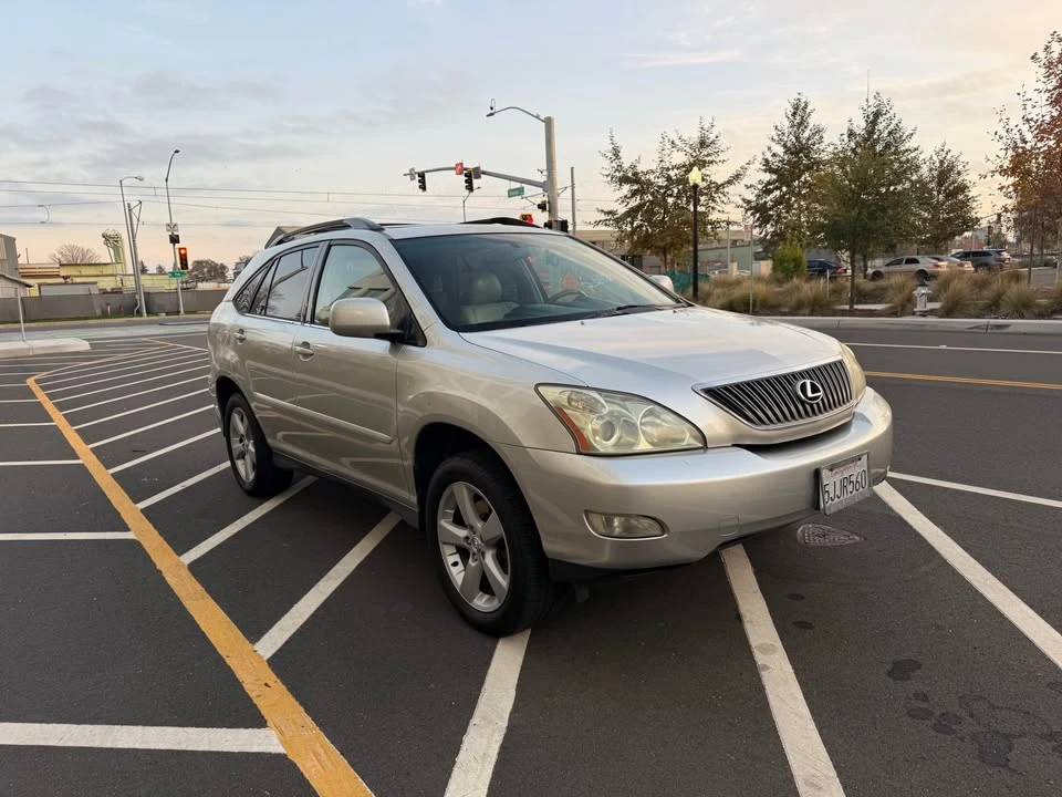 2005 Lexus RX 2nd Gen - Image 2 of 14
