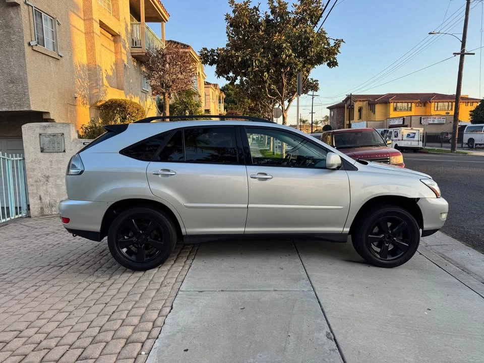 2005 Lexus RX 2nd Gen - Image 4 of 9