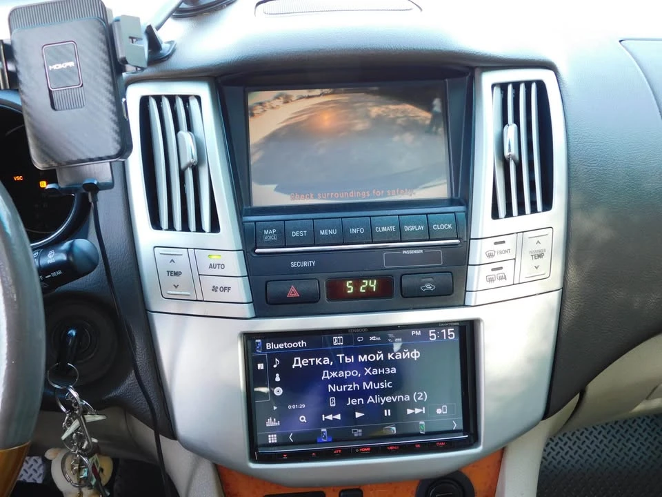 2005 Lexus RX 2nd Gen - Image 2 of 20