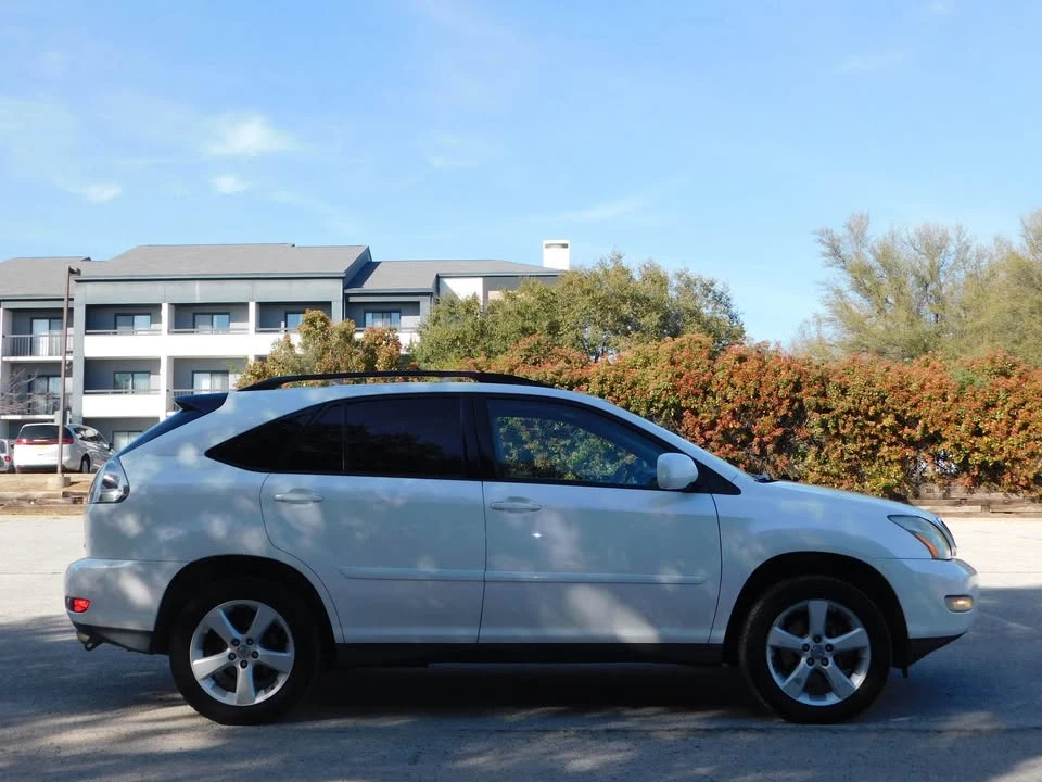 2005 Lexus RX 2nd Gen - Image 17 of 20