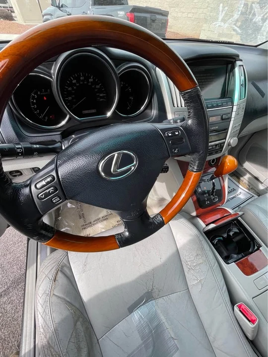 2005 Lexus RX 2nd Gen - Image 11 of 18