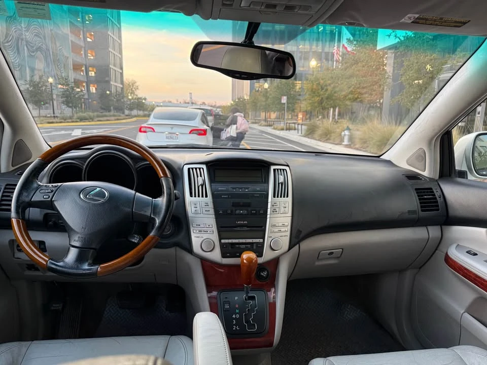2005 Lexus RX 2nd Gen - Image 13 of 14