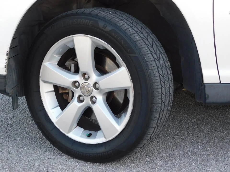 2005 Lexus RX 2nd Gen - Image 19 of 20