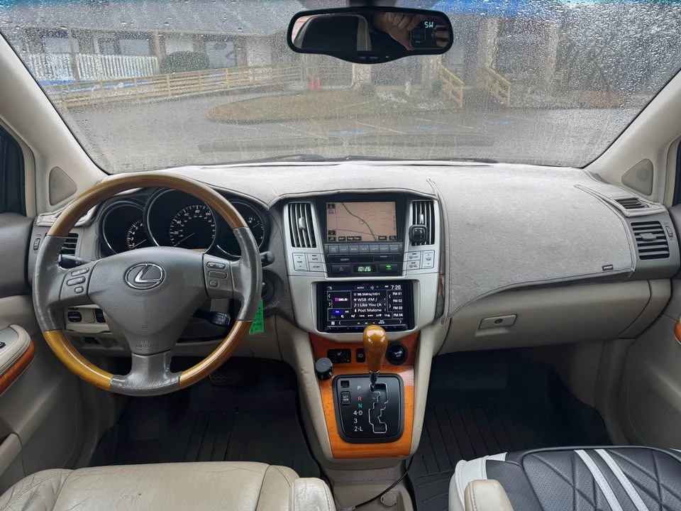 2005 Lexus RX 2nd Gen - Image 9 of 12