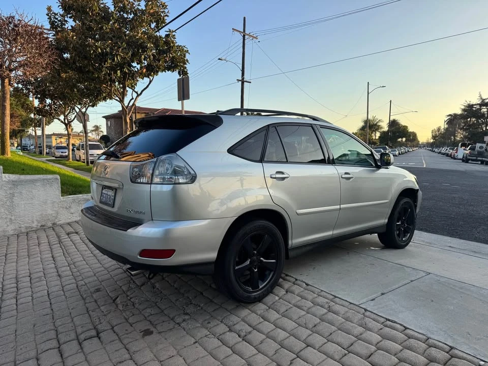 2005 Lexus RX 2nd Gen - Image 2 of 9