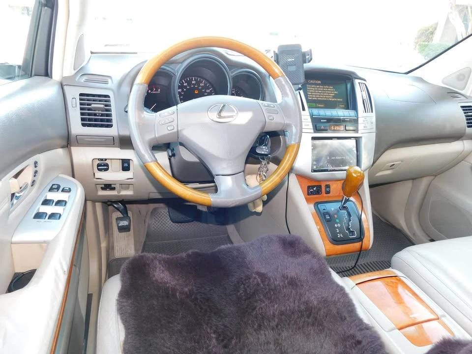 2005 Lexus RX 2nd Gen - Image 13 of 20
