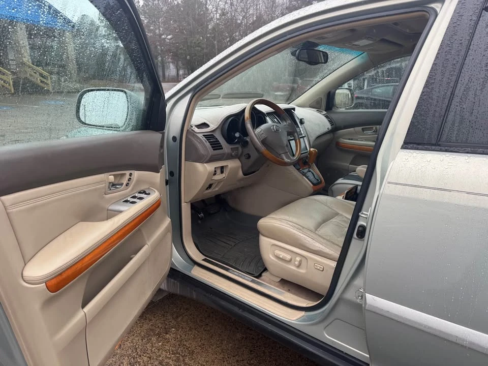 2005 Lexus RX 2nd Gen - Image 7 of 12