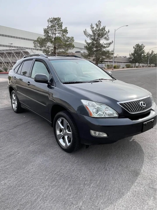 2005 Lexus RX 2nd Gen - Image 3 of 18