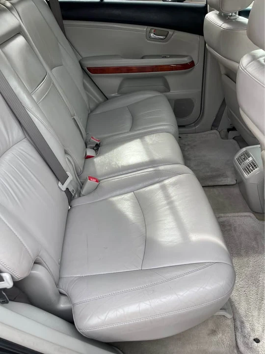 2005 Lexus RX 2nd Gen - Image 12 of 18