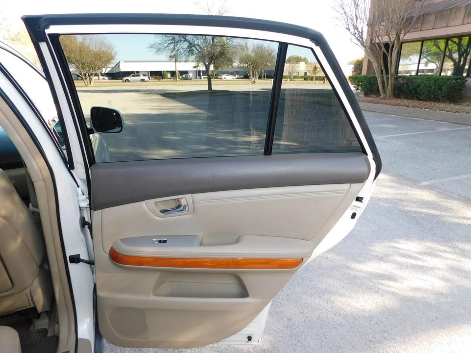 2005 Lexus RX 2nd Gen - Image 9 of 20