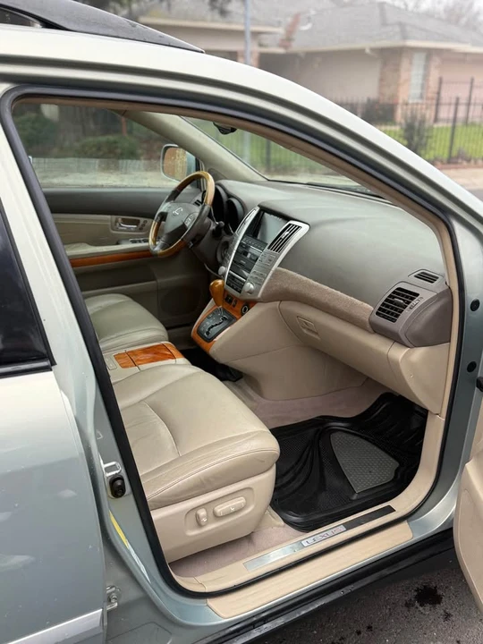 2005 Lexus RX 2nd Gen - Image 7 of 10