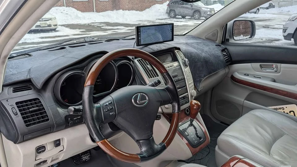 2005 Lexus RX 2nd Gen - Image 8 of 18