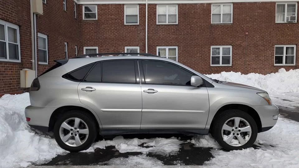 2005 Lexus RX 2nd Gen - Image 5 of 18
