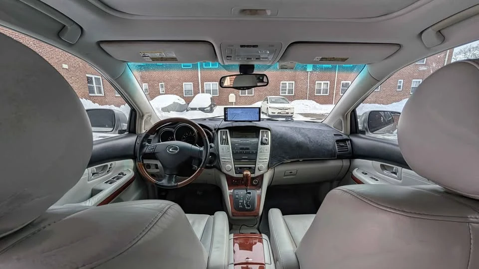 2005 Lexus RX 2nd Gen - Image 9 of 18