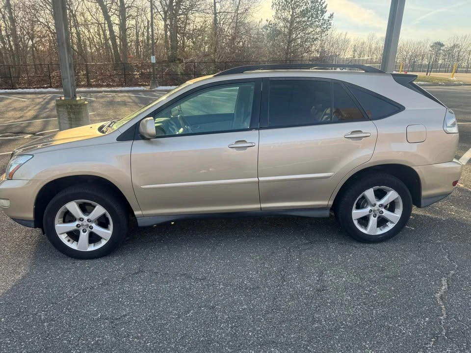 2005 Lexus RX 2nd Gen - Image 3 of 12