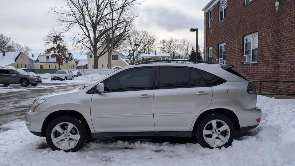 2005 Lexus RX 2nd Gen - Image 3 of 18