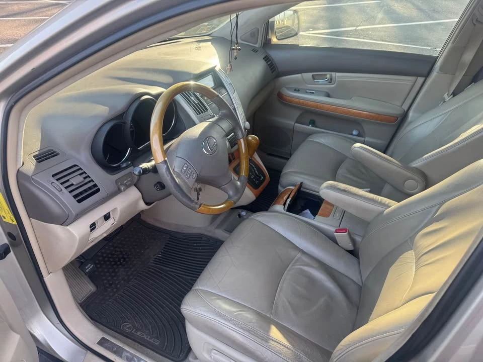 2005 Lexus RX 2nd Gen - Image 7 of 12