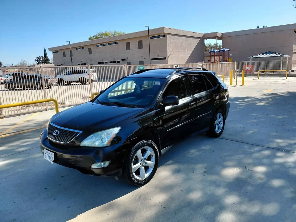 2005 Lexus RX 2nd Gen - Image 4 of 8