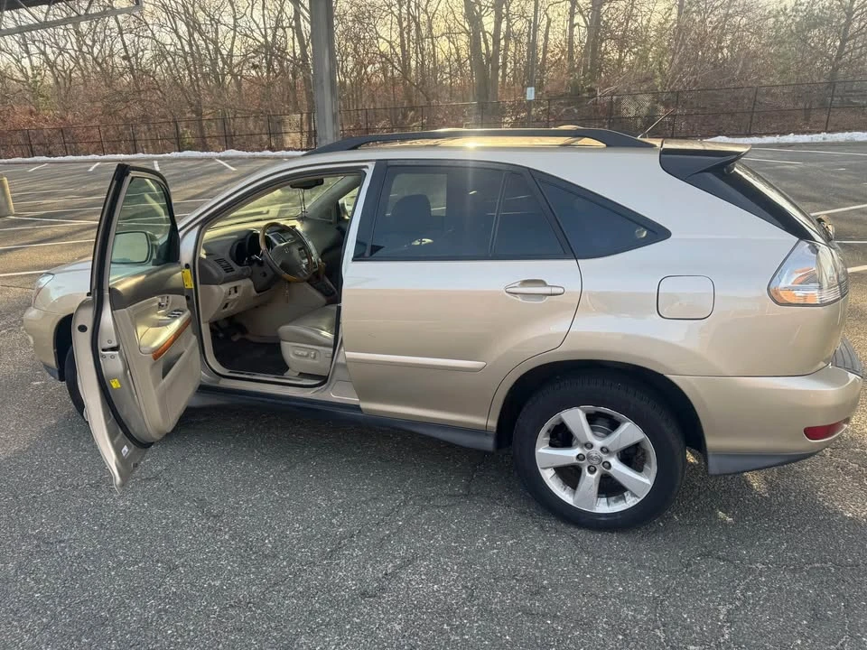 2005 Lexus RX 2nd Gen - Image 6 of 12
