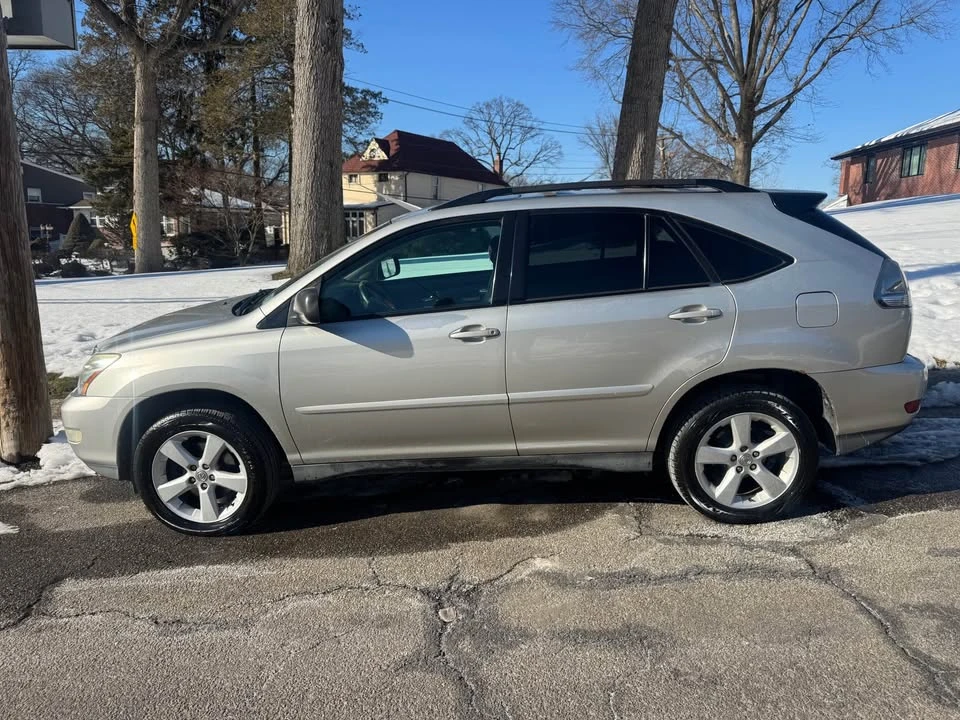 2005 Lexus RX 2nd Gen - Image 2 of 7