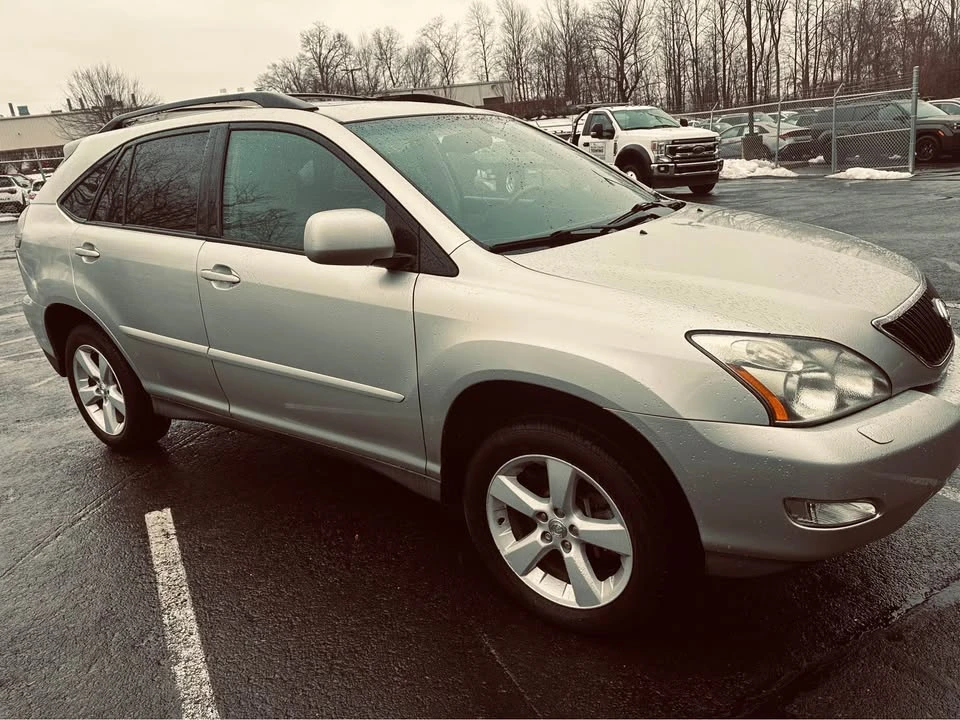 2005 Lexus RX 2nd Gen - Image 2 of 8