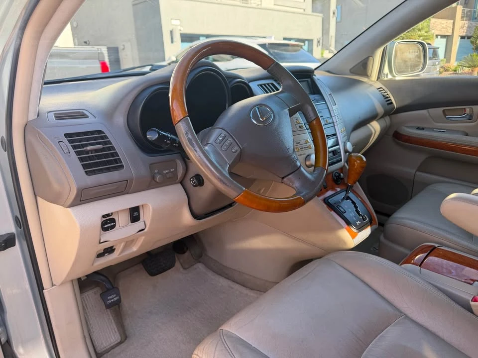 2005 Lexus RX 2nd Gen - Image 9 of 13