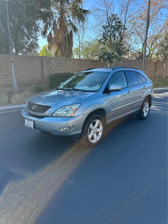 2005 Lexus RX 2nd Gen - Image 3 of 13