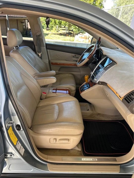 2005 Lexus RX 2nd Gen - Image 12 of 13