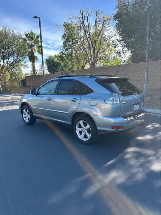 2005 Lexus RX 2nd Gen - Image 4 of 13