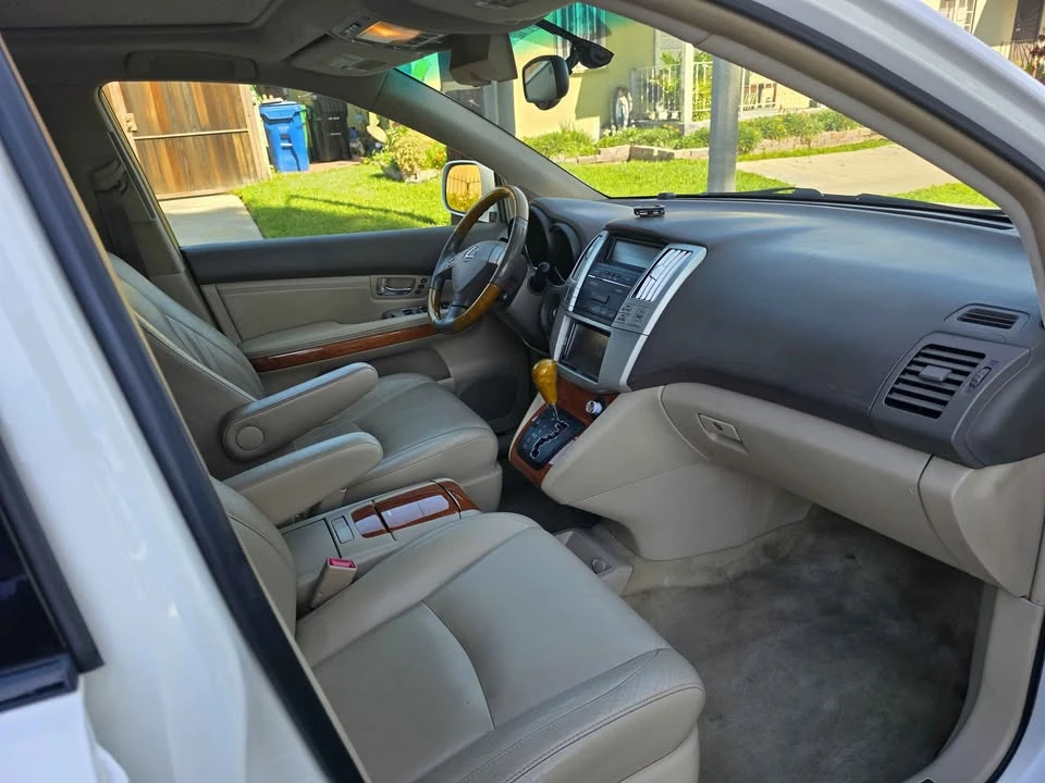2005 Lexus RX 2nd Gen - Image 5 of 8