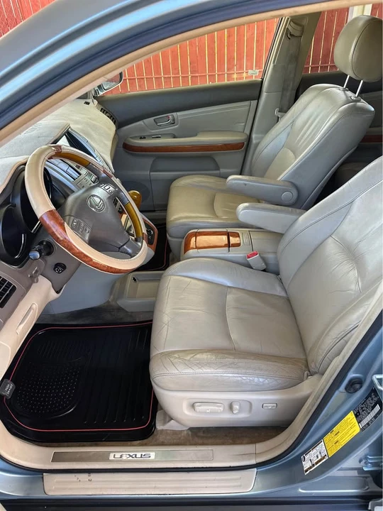 2005 Lexus RX 2nd Gen - Image 10 of 13