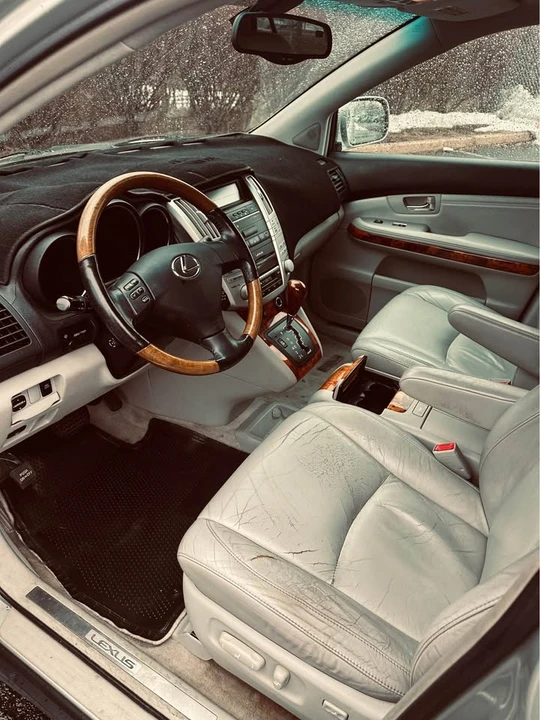 2005 Lexus RX 2nd Gen - Image 7 of 8