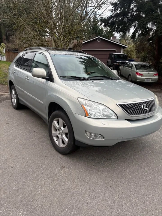 2005 Lexus RX 2nd Gen - Image 2 of 11