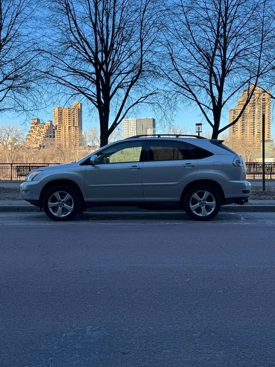 2005 Lexus RX 2nd Gen - Image 5 of 8