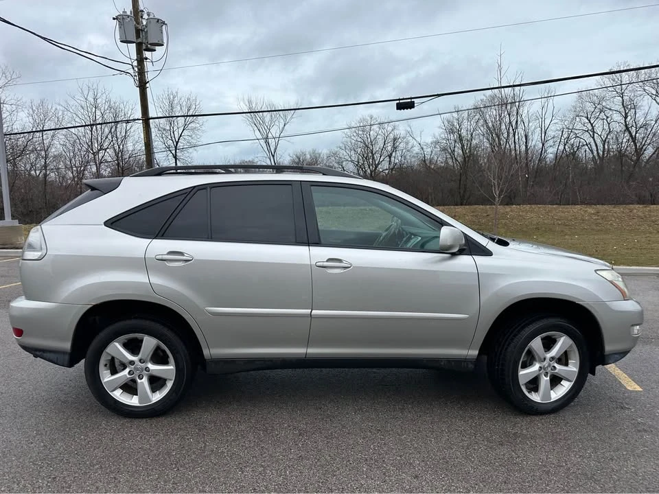 2005 Lexus RX 2nd Gen - Image 2 of 19