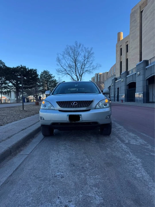 2005 Lexus RX 2nd Gen - Image 2 of 8