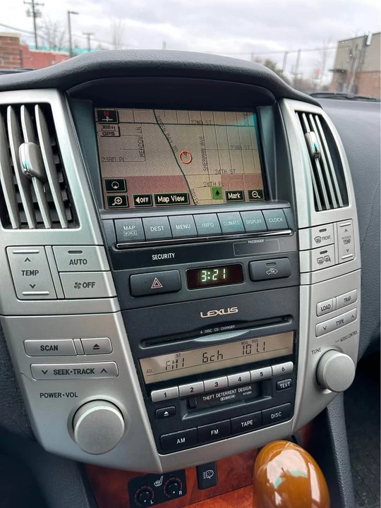 2005 Lexus RX 2nd Gen - Image 14 of 19