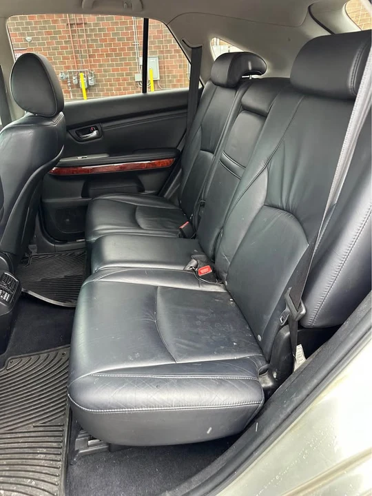 2005 Lexus RX 2nd Gen - Image 11 of 19