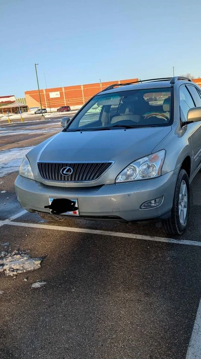 2005 Lexus RX 2nd Gen - Image 2 of 15