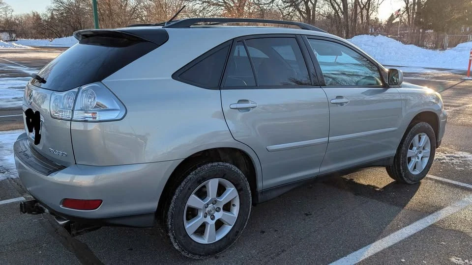 2005 Lexus RX 2nd Gen - Image 3 of 15