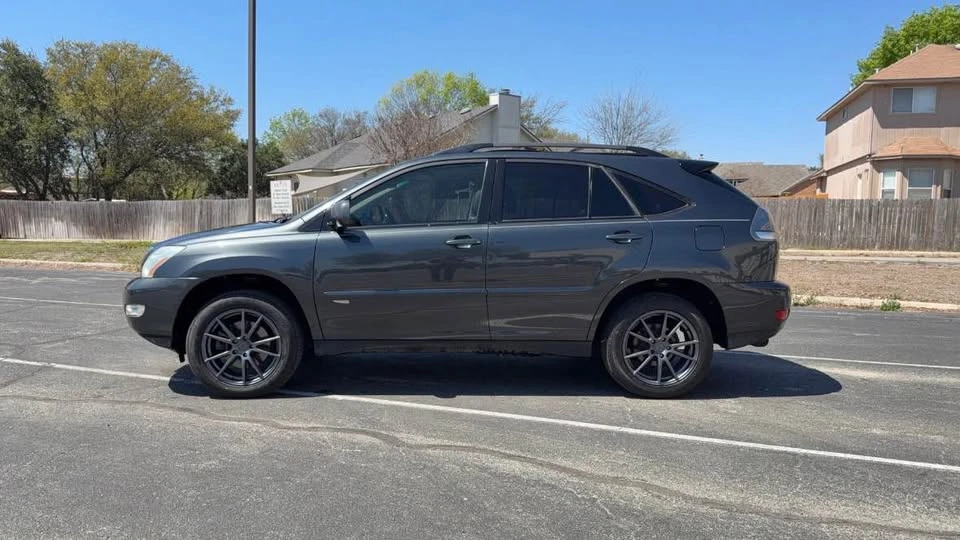 2005 Lexus RX 2nd Gen - Image 4 of 16
