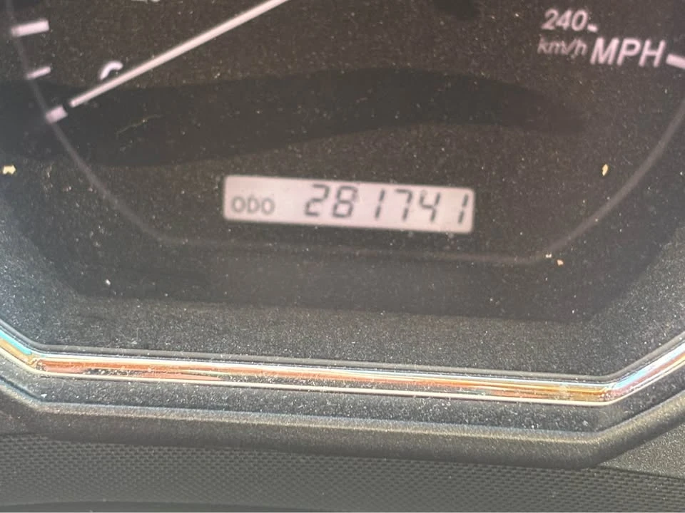 2005 Lexus RX 2nd Gen - Image 12 of 13