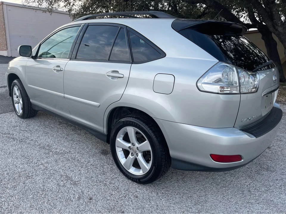 2005 Lexus RX 2nd Gen - Image 2 of 20