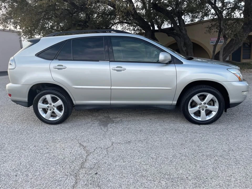 2005 Lexus RX 2nd Gen - Image 6 of 20