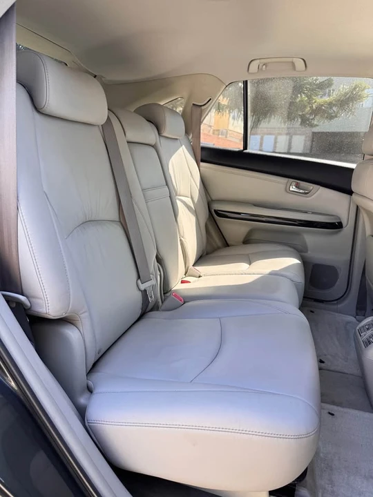 2005 Lexus RX 2nd Gen - Image 15 of 20