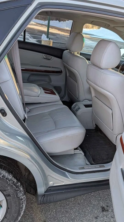 2005 Lexus RX 2nd Gen - Image 6 of 15