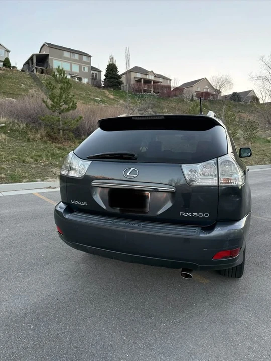 2005 Lexus RX 2nd Gen - Image 5 of 11