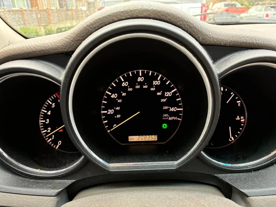 2005 Lexus RX 2nd Gen - Image 12 of 12