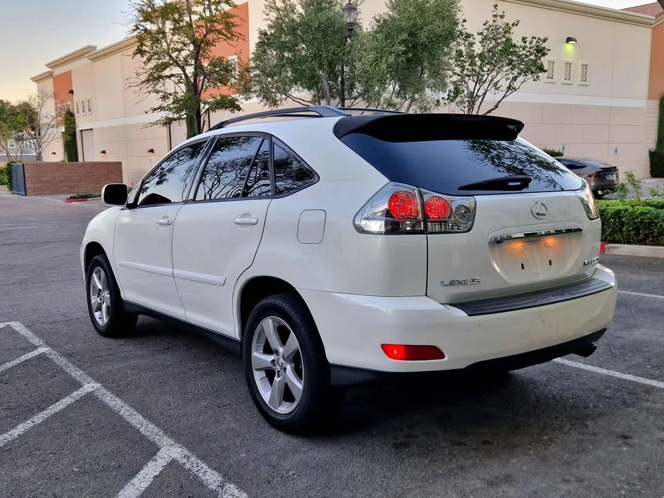 2005 Lexus RX 2nd Gen - Image 2 of 17