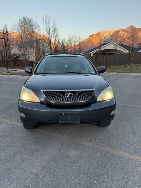 2005 Lexus RX 2nd Gen - Image 3 of 11
